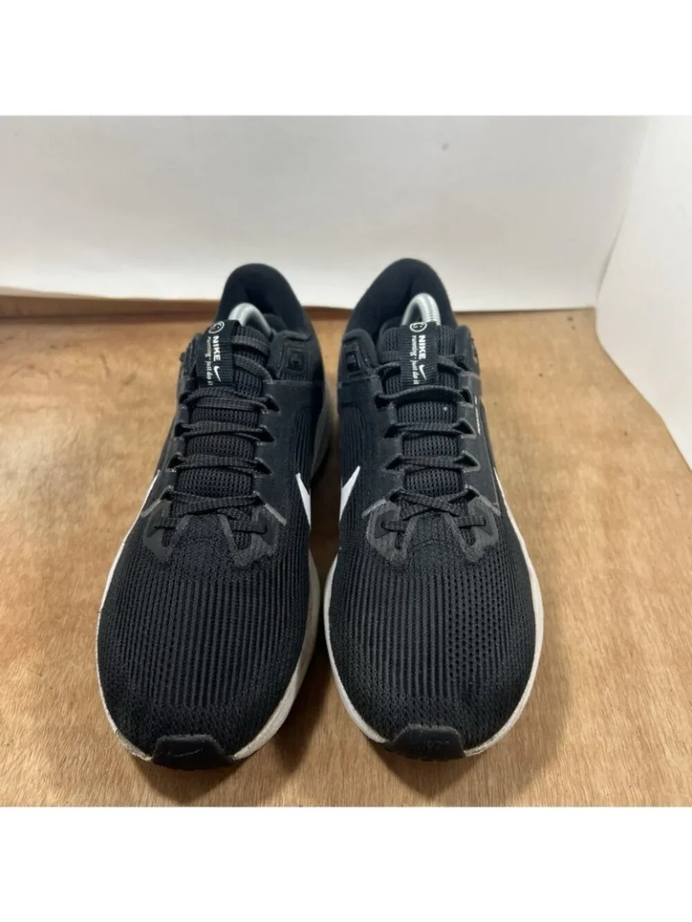 Nike Air Zoom Pegasus 40 Mens Size 10.5 Black White Running Sneakers DV3853-001